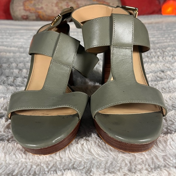 Michael Kors Berkeley Sandals Olive Green Leather Size 9 - Picture 2 of 5